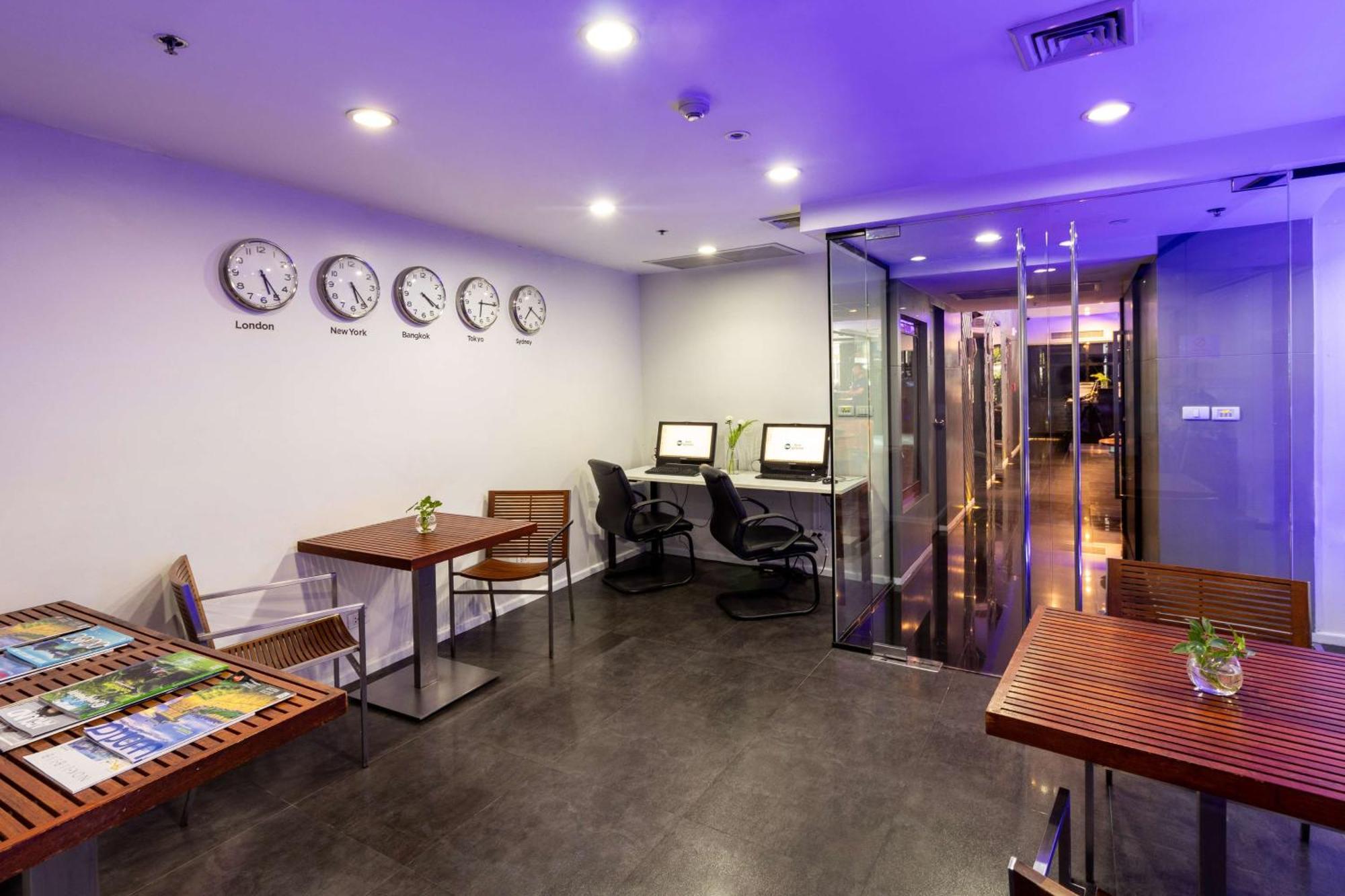 Best Western Sukhumvit 20 Bangkok Exterior photo