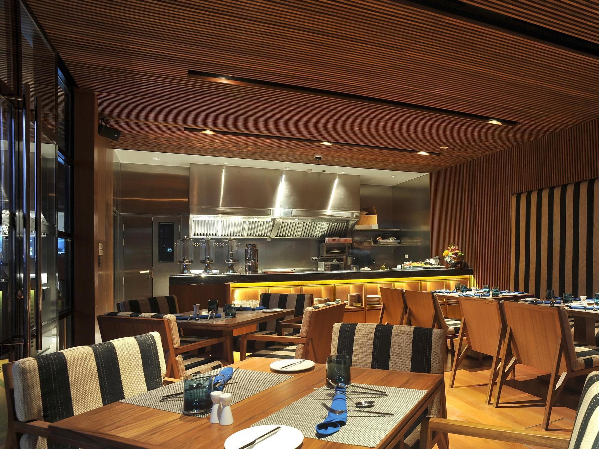 Best Western Sukhumvit 20 Bangkok Exterior photo