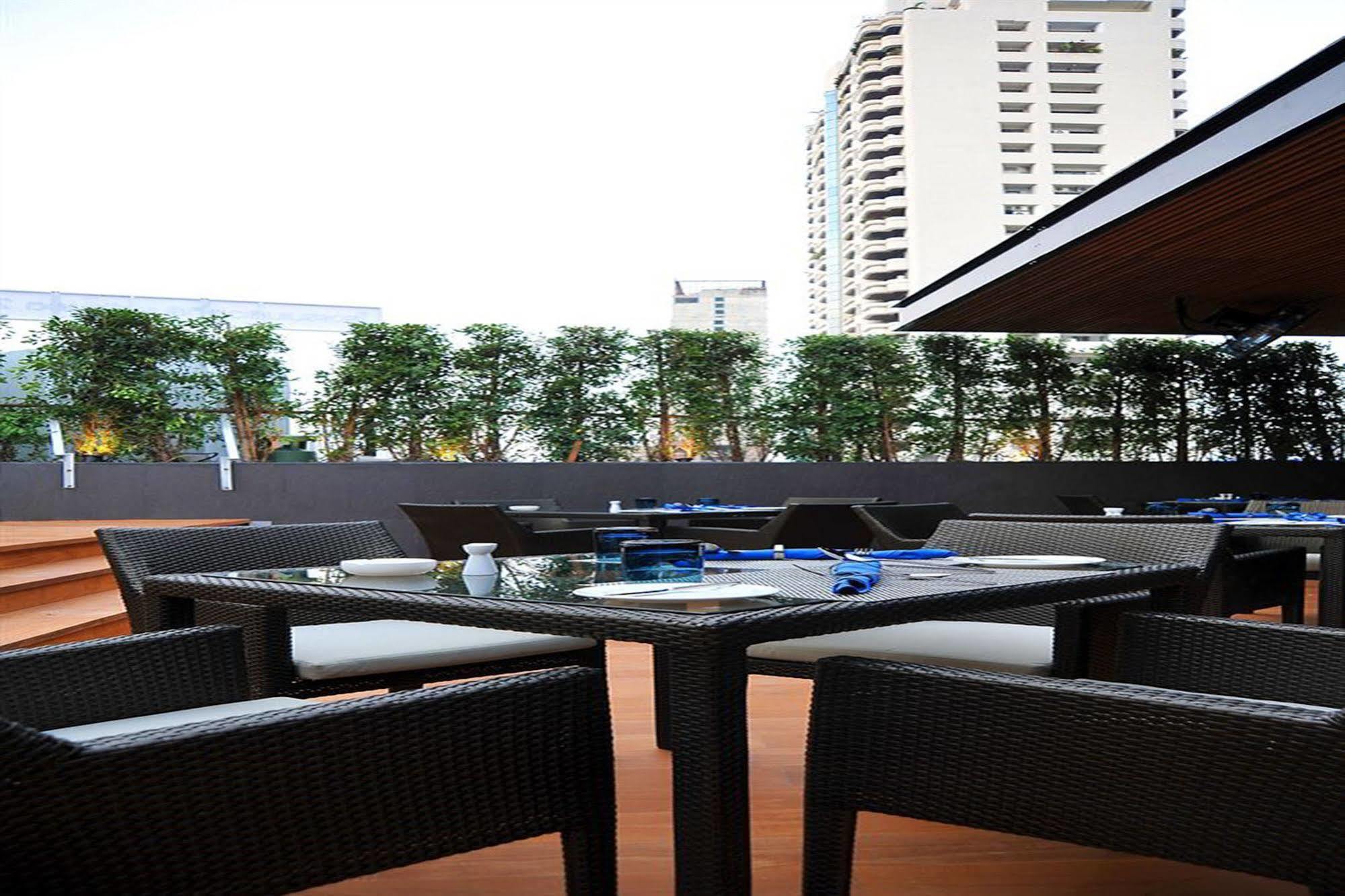 Best Western Sukhumvit 20 Bangkok Exterior photo