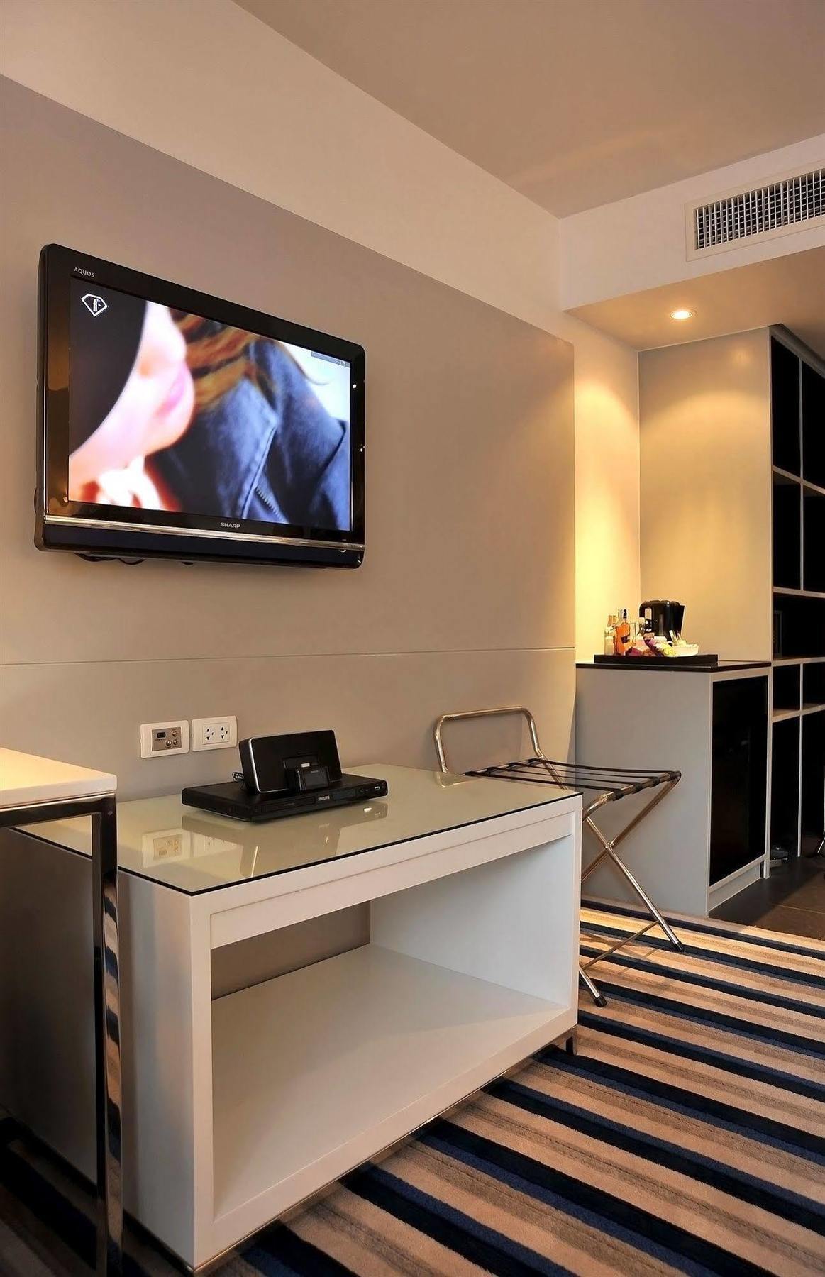 Best Western Sukhumvit 20 Bangkok Exterior photo